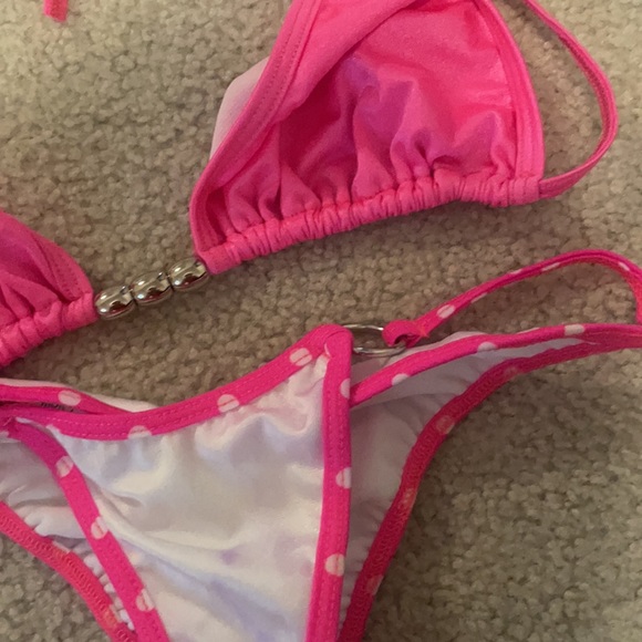 Neon pink bikini - Picture 2 of 2